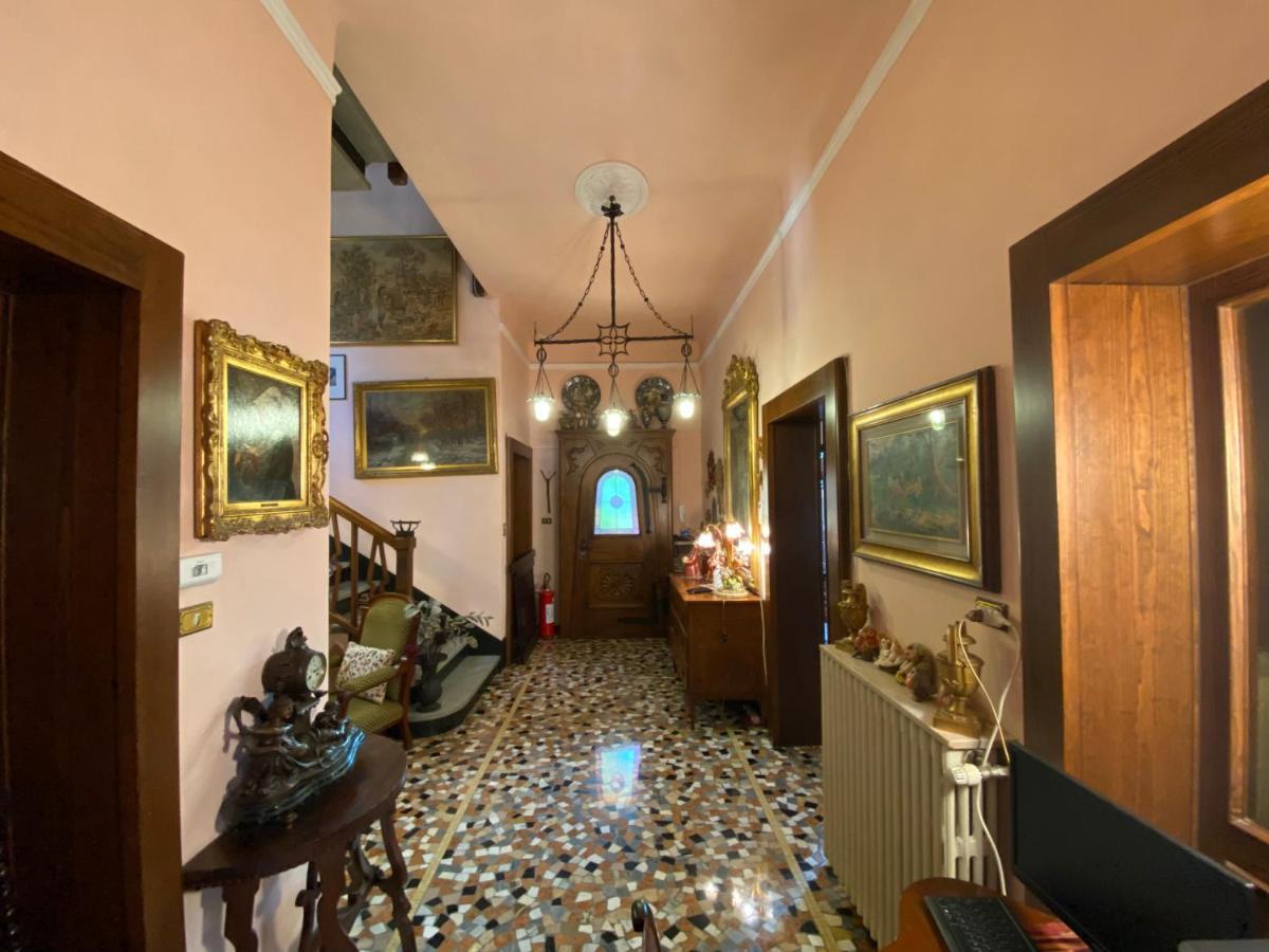 Suitecastlelakeview 1 Bellano Exterior foto